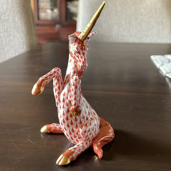 Herend rust fishnet unicorn with24K accents - Picture 2 of 8